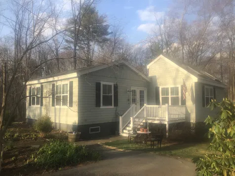 41 Theresa Avenue Salem NH 03079