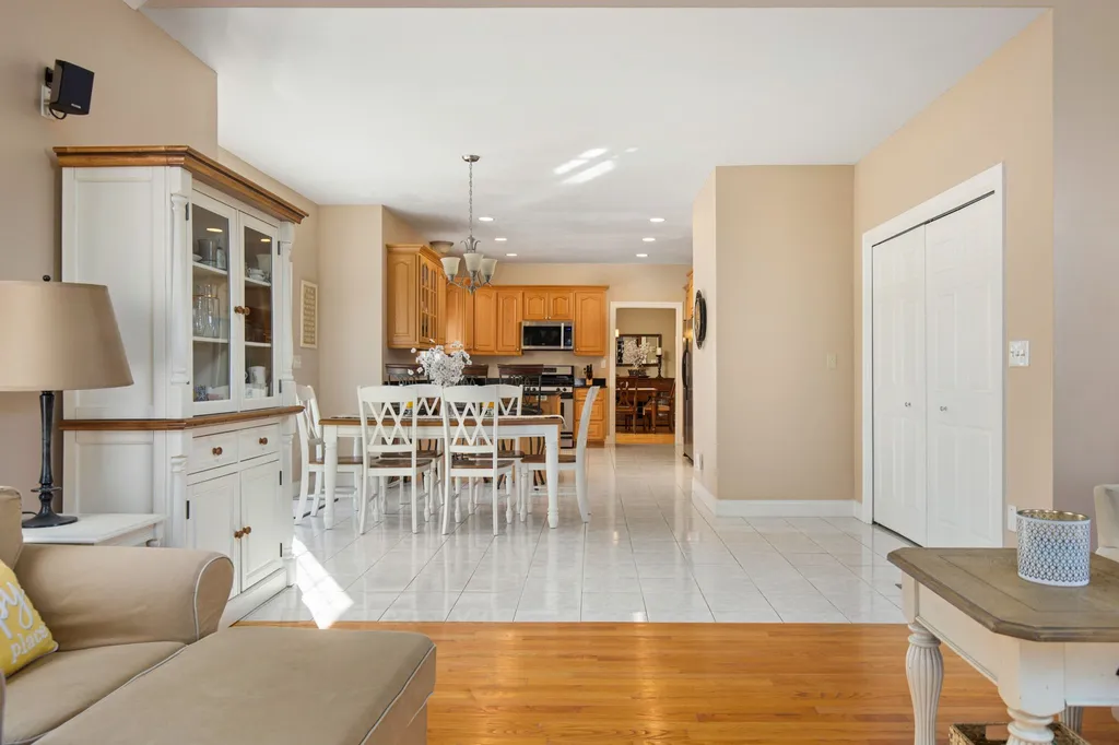 25 Squire Armour Road Windham NH 03087