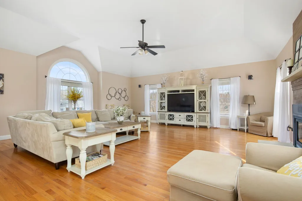 25 Squire Armour Road Windham NH 03087