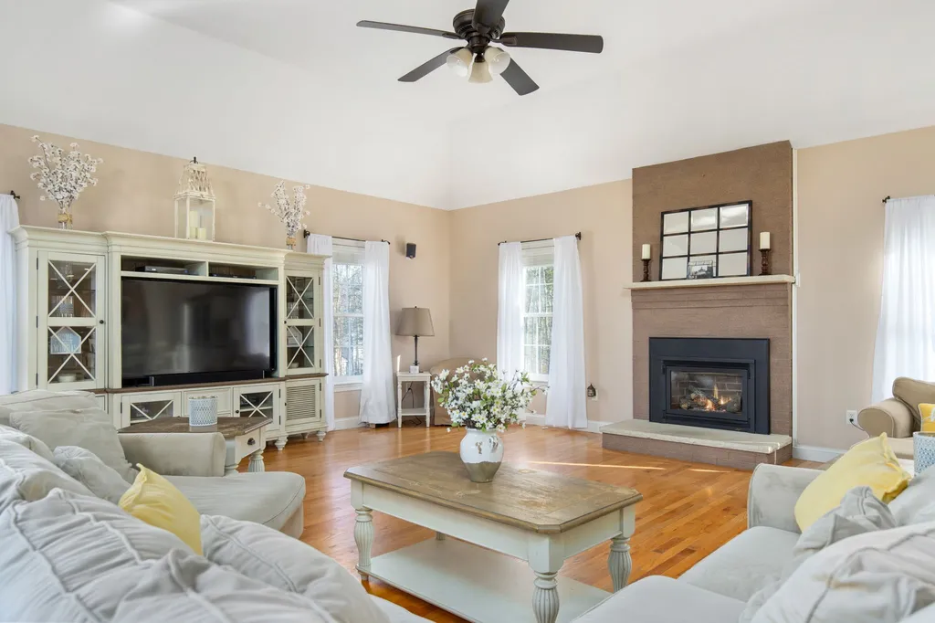 25 Squire Armour Road Windham NH 03087