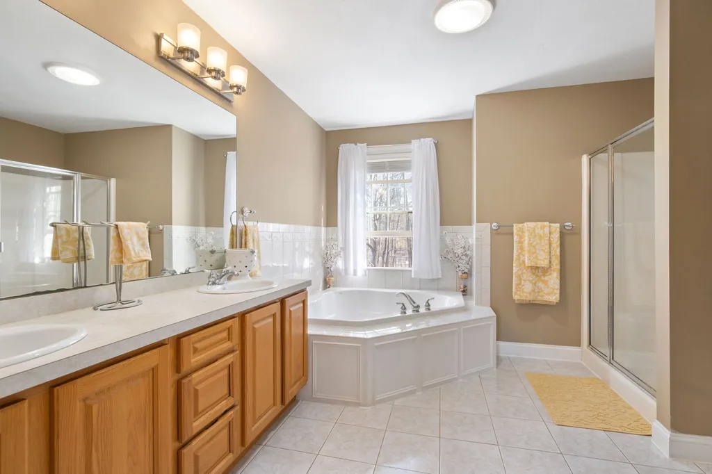 25 Squire Armour Road Windham NH 03087