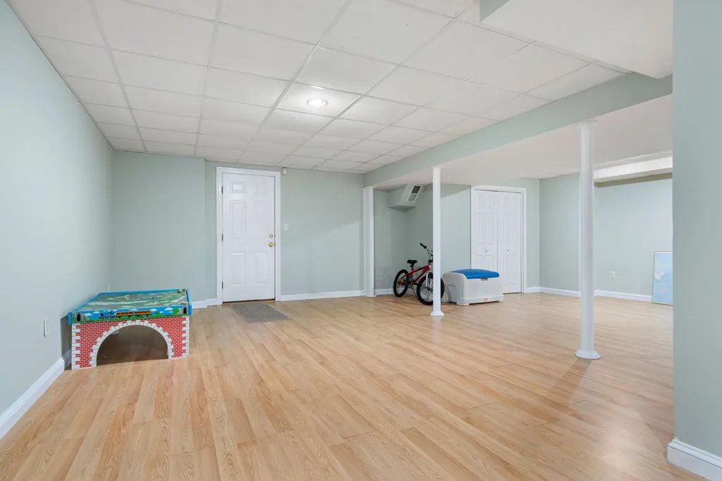 25 Squire Armour Road Windham NH 03087