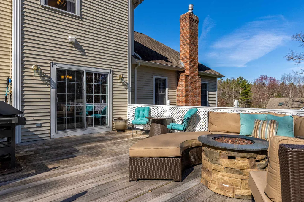 25 Squire Armour Road Windham NH 03087