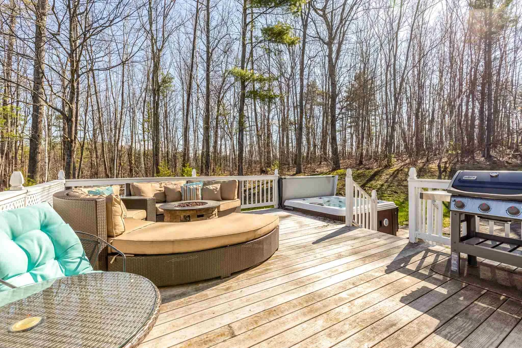 25 Squire Armour Road Windham NH 03087