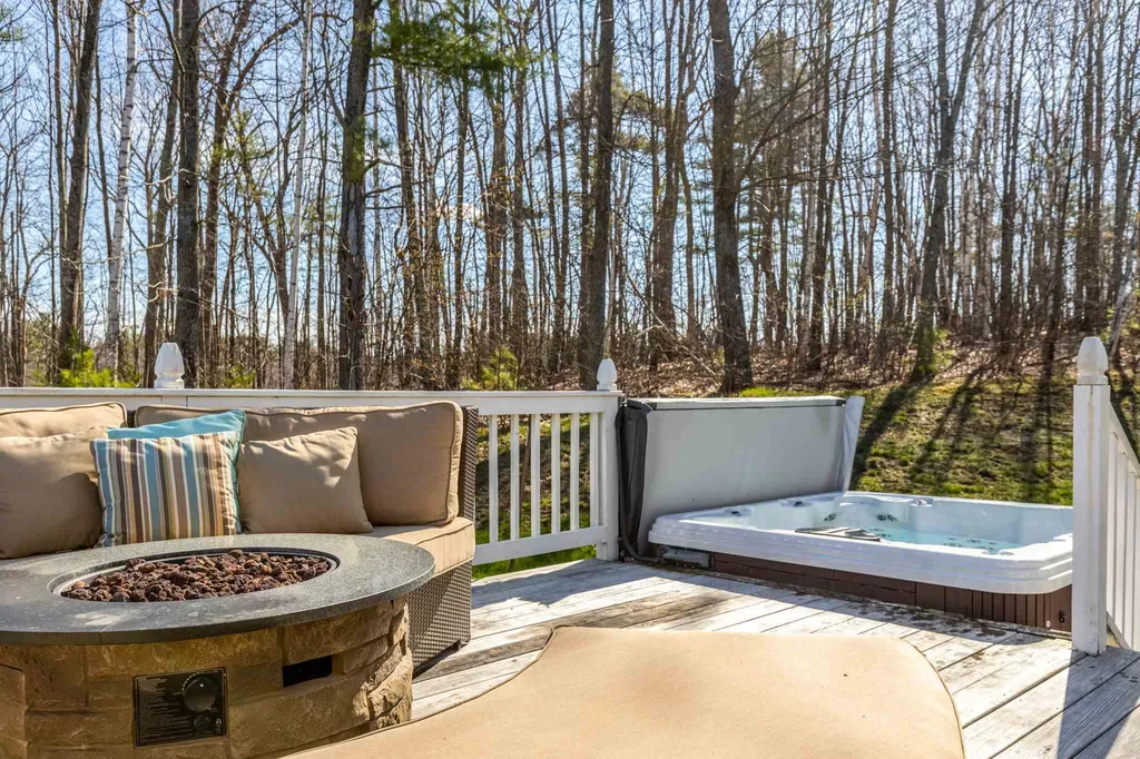 25 Squire Armour Road Windham NH 03087