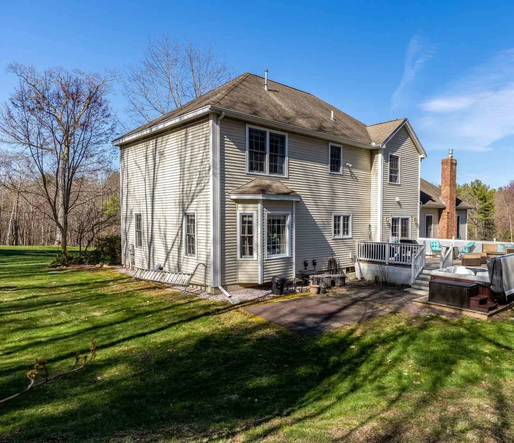 25 Squire Armour Road Windham NH 03087