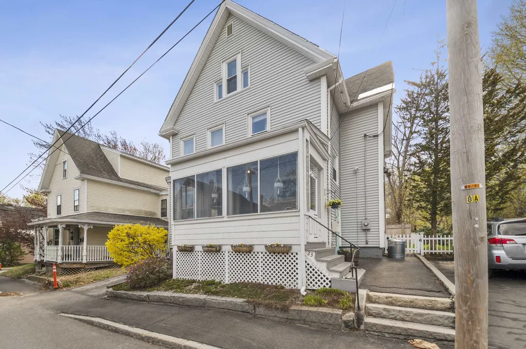 23 Lyndon Street Concord NH 03301