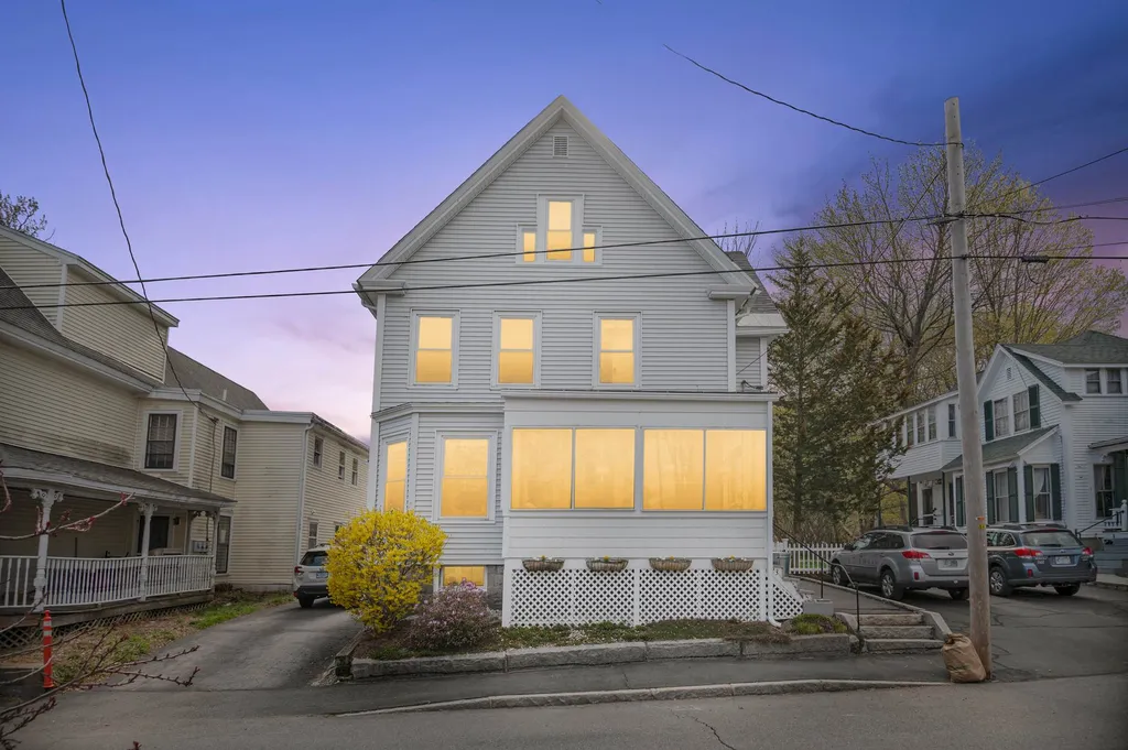 23 Lyndon Street Concord NH 03301