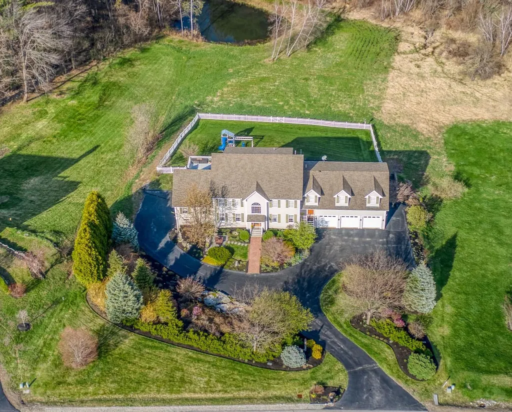 53 Pasture Lane Bedford NH 03110