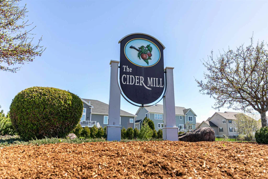 55 Sommerfield Avenue South Burlington VT 05403