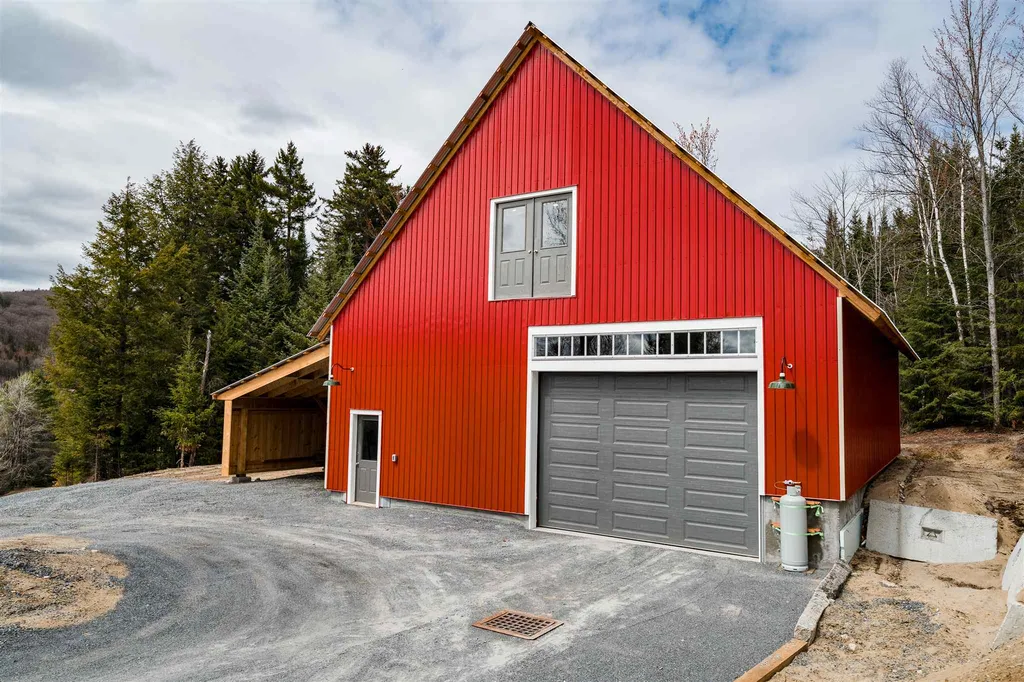 8 Kimball Hill Road Topsham VT 05076