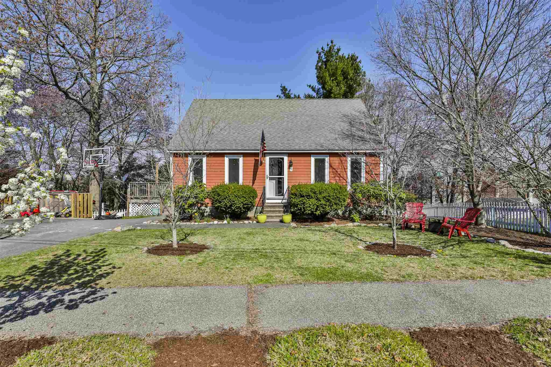 9 Peterborough Place Nashua NH 03064