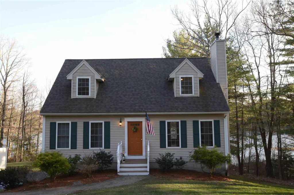 27 Hunt Pond Road Sandown NH 03873
