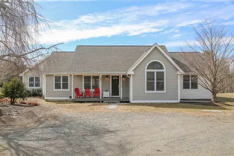 52 Main Avenue South Hampton NH 03827