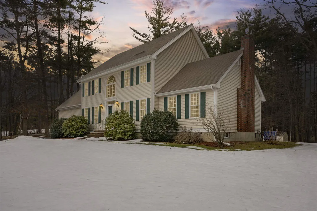 34 Buckingham Drive Londonderry NH 03053
