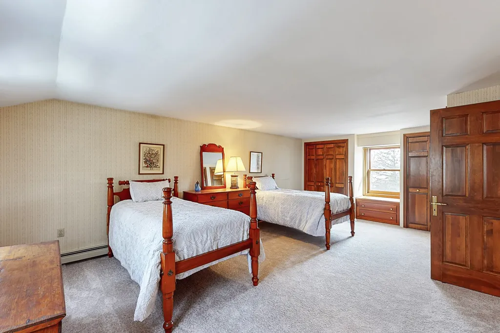 45 Sewall Road Wolfeboro NH 03894
