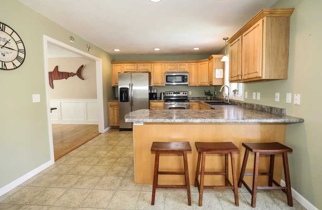 32 Winterberry Lane Weare NH 03281