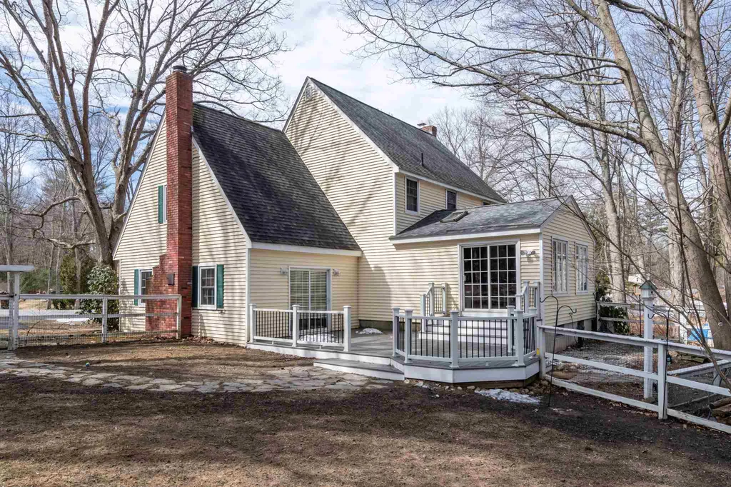 22 Marilyn Park Drive Hampstead NH 03841