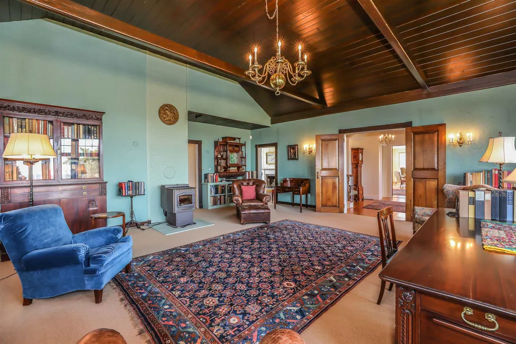 86 High Ridge Road Dublin NH 03444