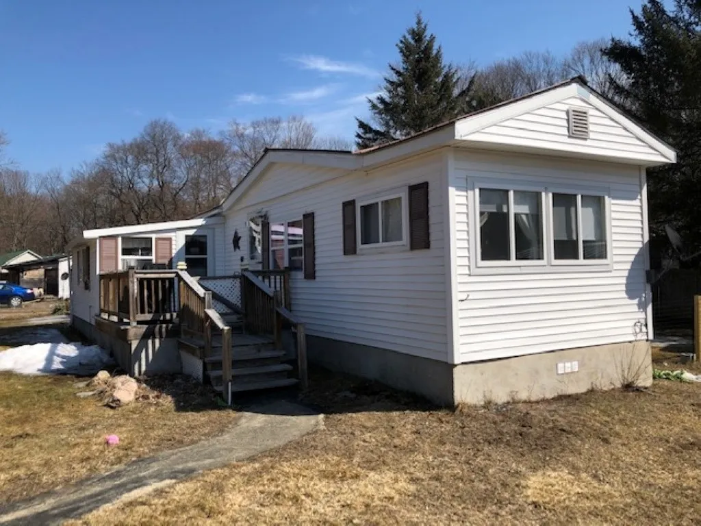 9 Willow Court Winchester NH 03470