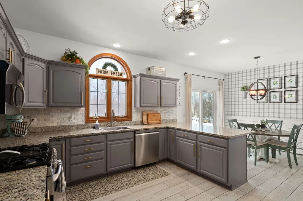 565 Ledgewood Drive Williston VT 05495