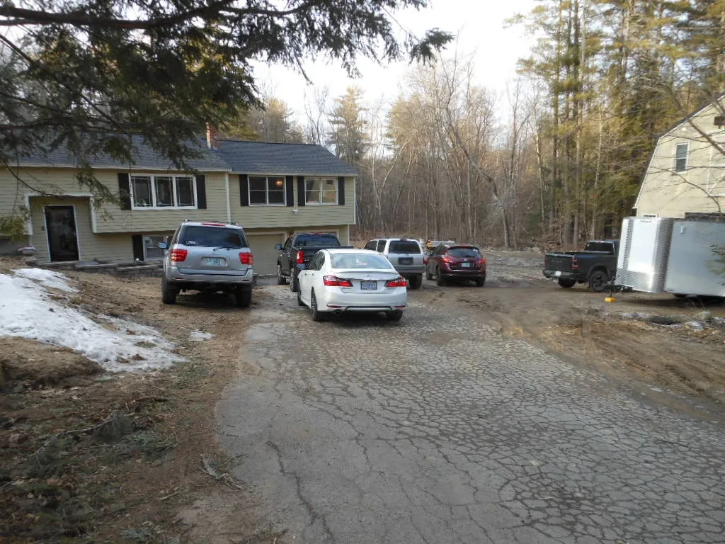30 Walnut Hill Road Derry NH 03038