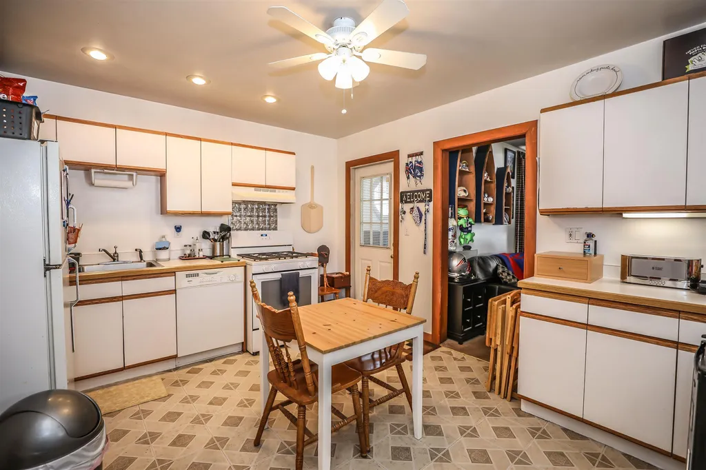 644 Pine Street Manchester NH 03104
