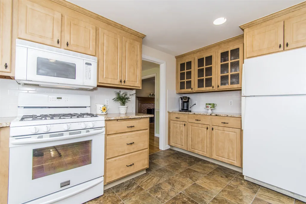 50 Edgewood Drive Hampton NH 03842