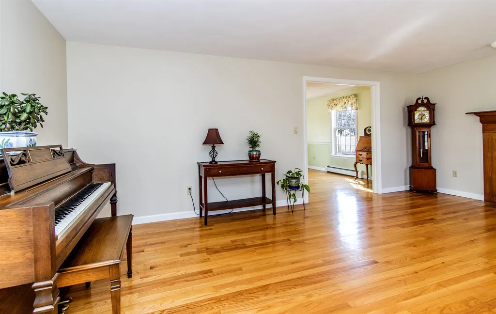 50 Edgewood Drive Hampton NH 03842