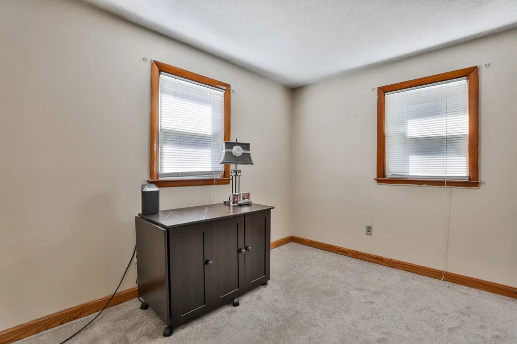 378 Chester Road Auburn NH 03032