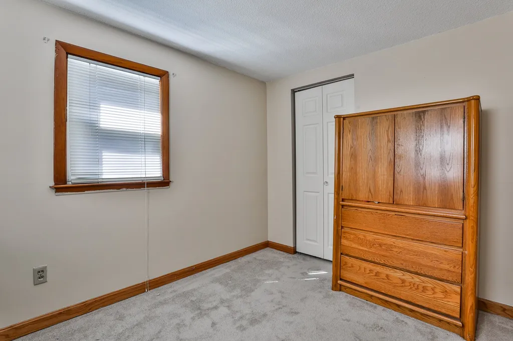 378 Chester Road Auburn NH 03032