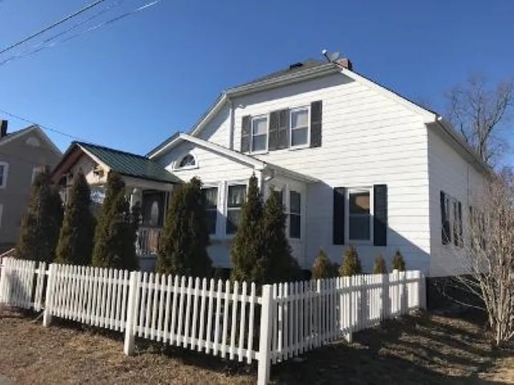 38 Edgemere Avenue Manchester NH 03103