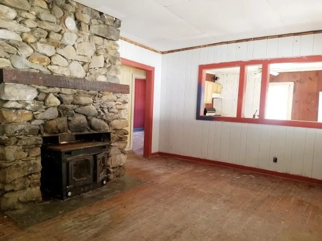 82 Barne Lane Pownal VT 05261