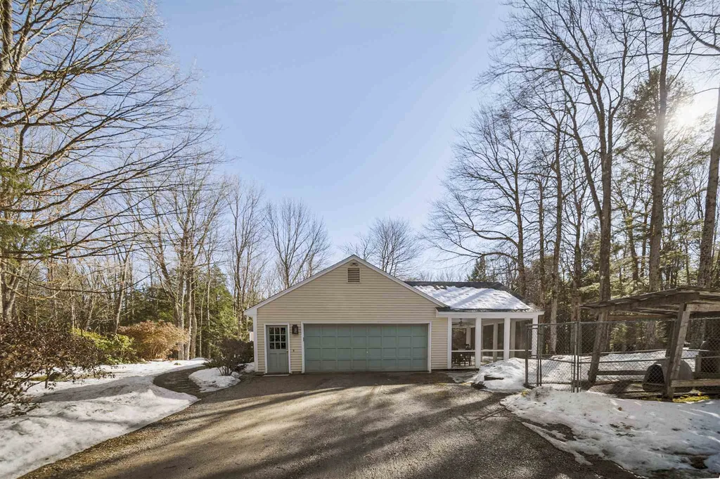 51 Carriage Hill Road Hancock NH 03449