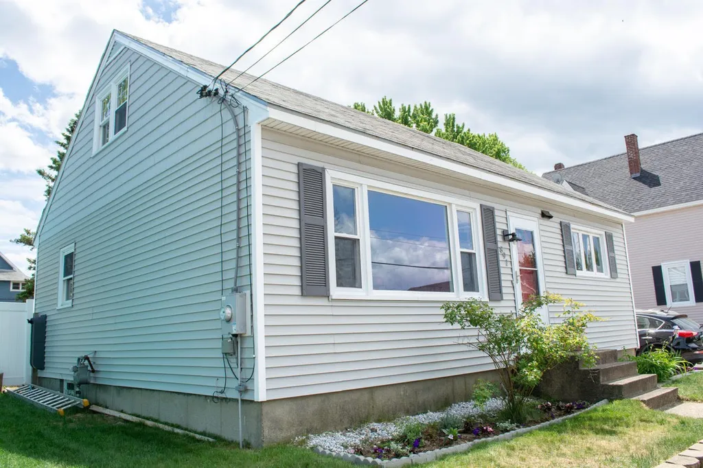 891 Somerville Street Manchester NH 03103