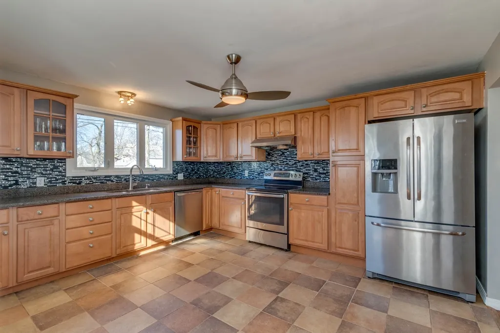 891 Somerville Street Manchester NH 03103