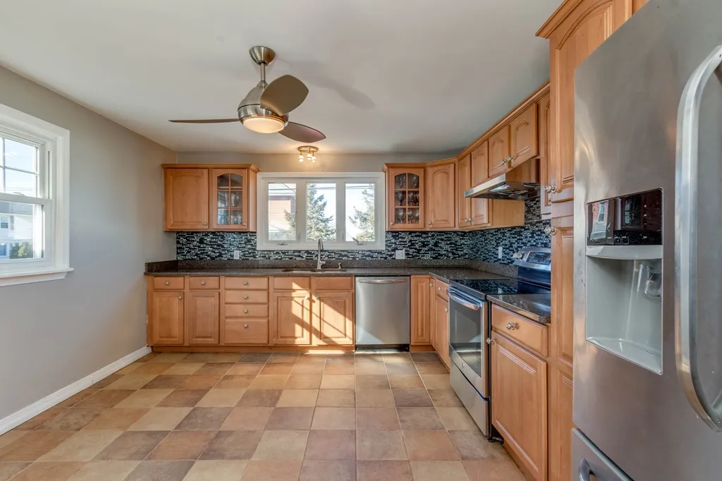 891 Somerville Street Manchester NH 03103