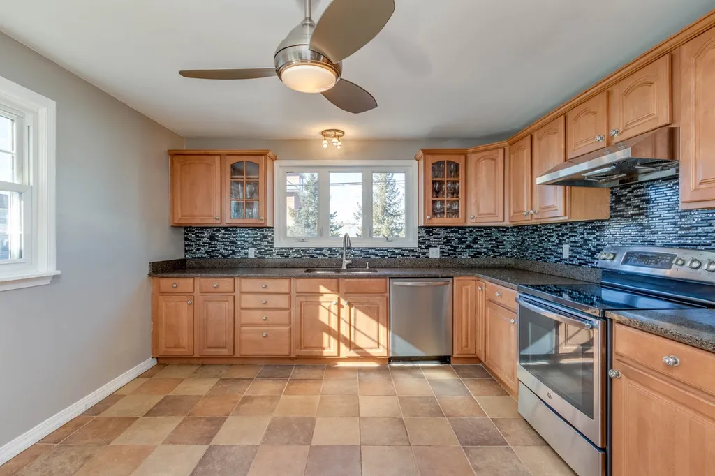 891 Somerville Street Manchester NH 03103