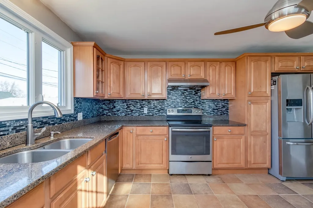 891 Somerville Street Manchester NH 03103