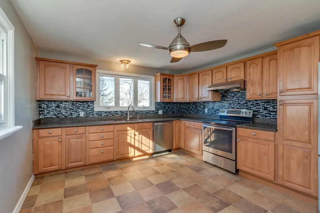 891 Somerville Street Manchester NH 03103