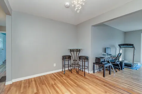 891 Somerville Street Manchester NH 03103