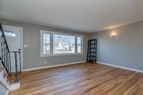 891 Somerville Street Manchester NH 03103
