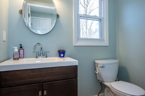 51 Longmarsh Road Durham NH 03824