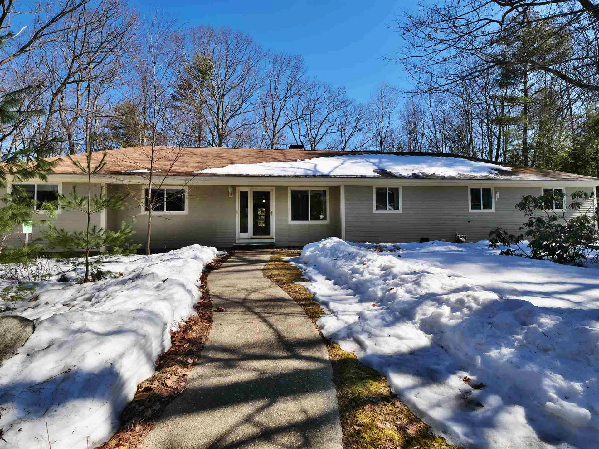 6 Surrey Drive Bow NH 03304
