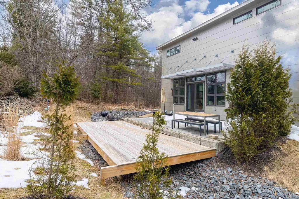 272 Hanover Center Road Hanover NH 03750