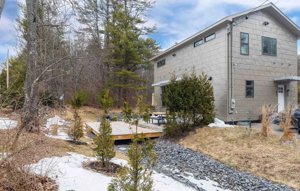 272 Hanover Center Road Hanover NH 03750