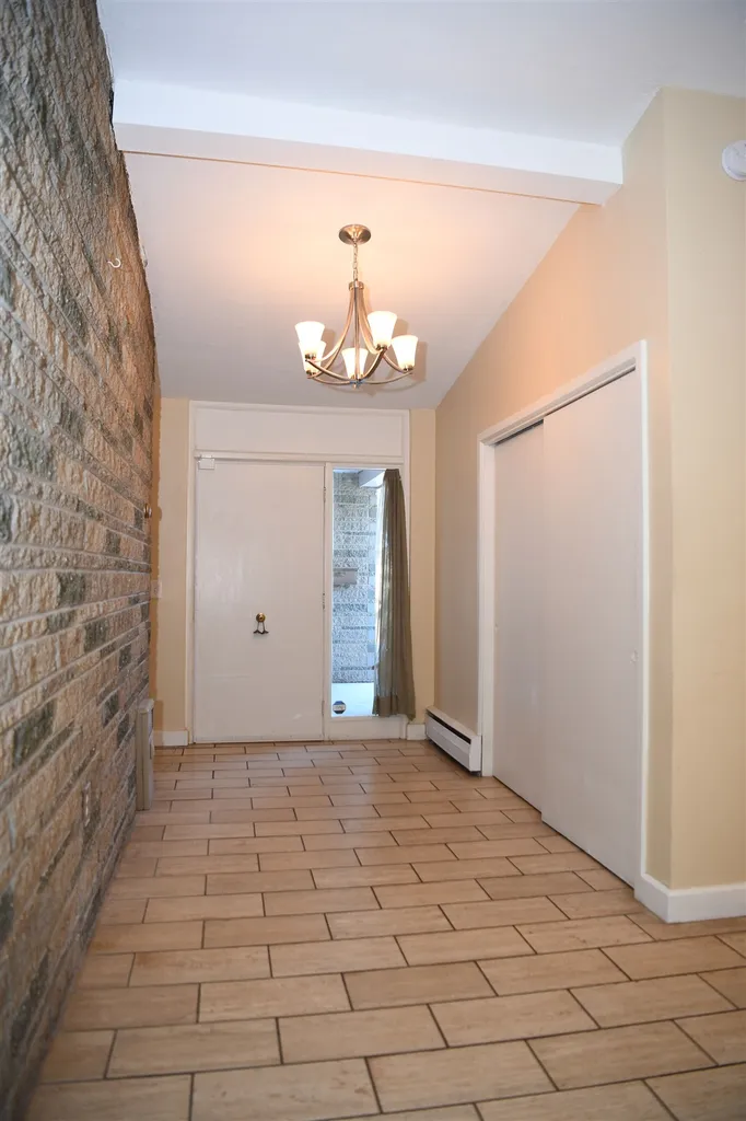 121 Crestview Road Manchester NH 03104