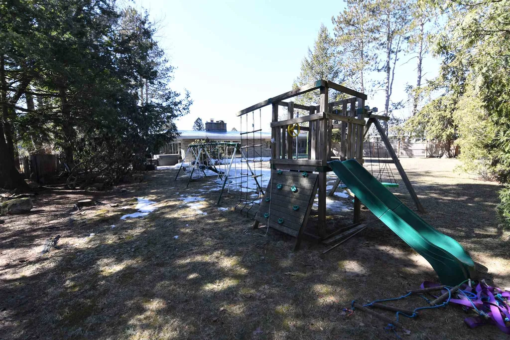 121 Crestview Road Manchester NH 03104