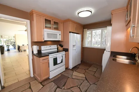 121 Crestview Road Manchester NH 03104