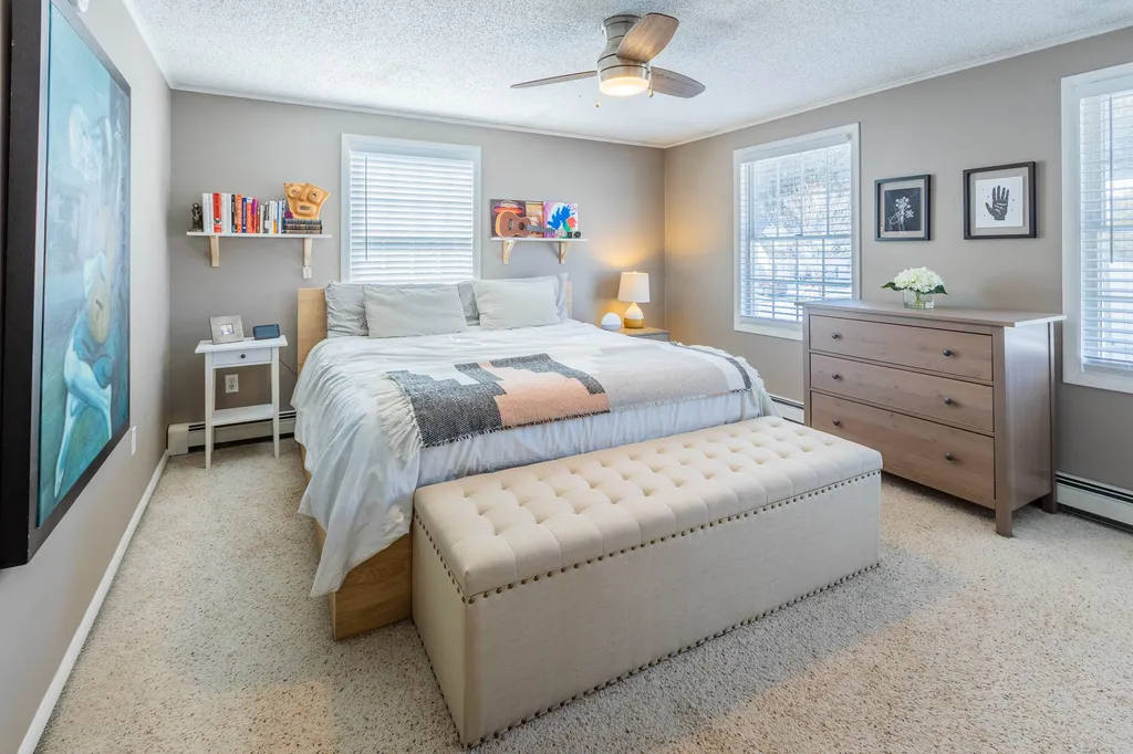 141 Dawn Drive Hartford VT 05001-9056